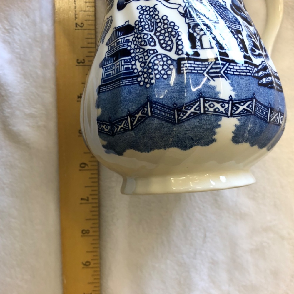 Royal Wessex Blue Willow milk jug or pitcher made in England chinoiserie vase - Picture 9 of 10